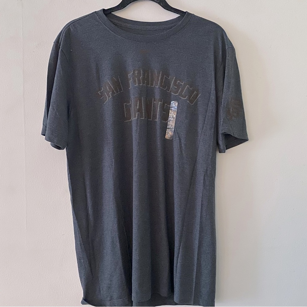 NWT San Fransisco Giants MLB tshirt